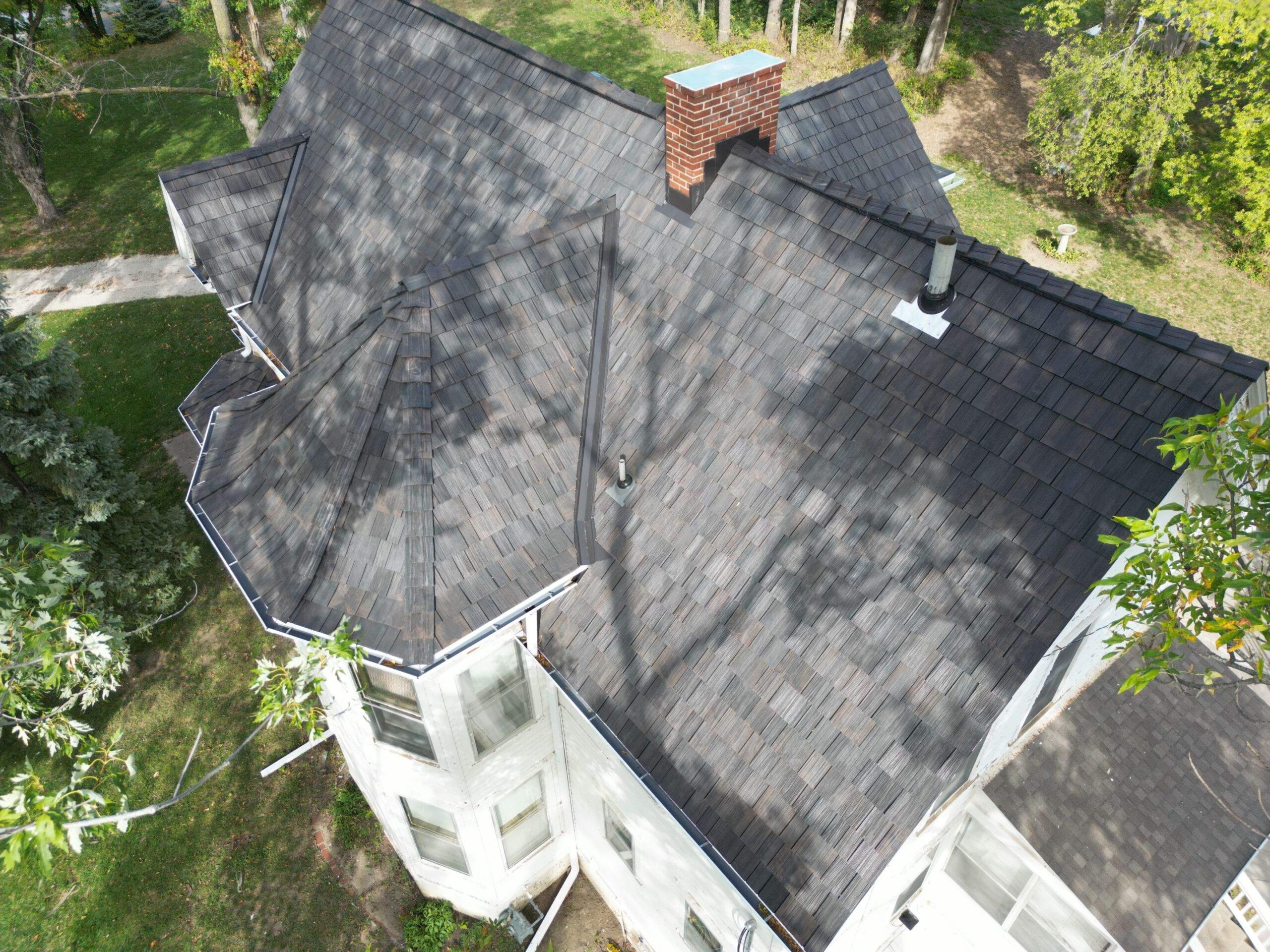 Acreage Residence &ndash; Weathered Brava Cedar Shake Roof